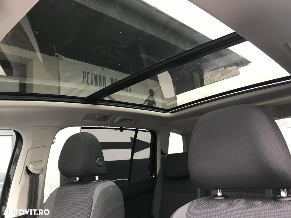 Volkswagen Touran 2.0 TDI SCR DSG Trendline - 6