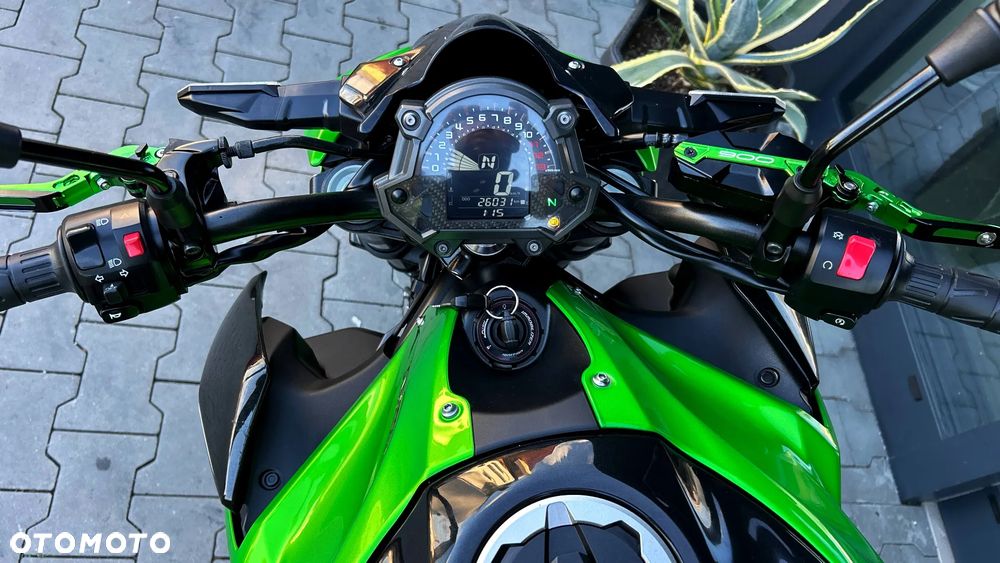 Kawasaki Z 900 - 8