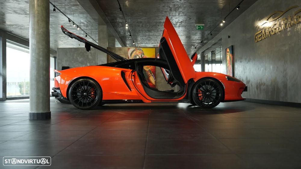 McLaren GT 4.0 Twin-Turbo V8 - 15