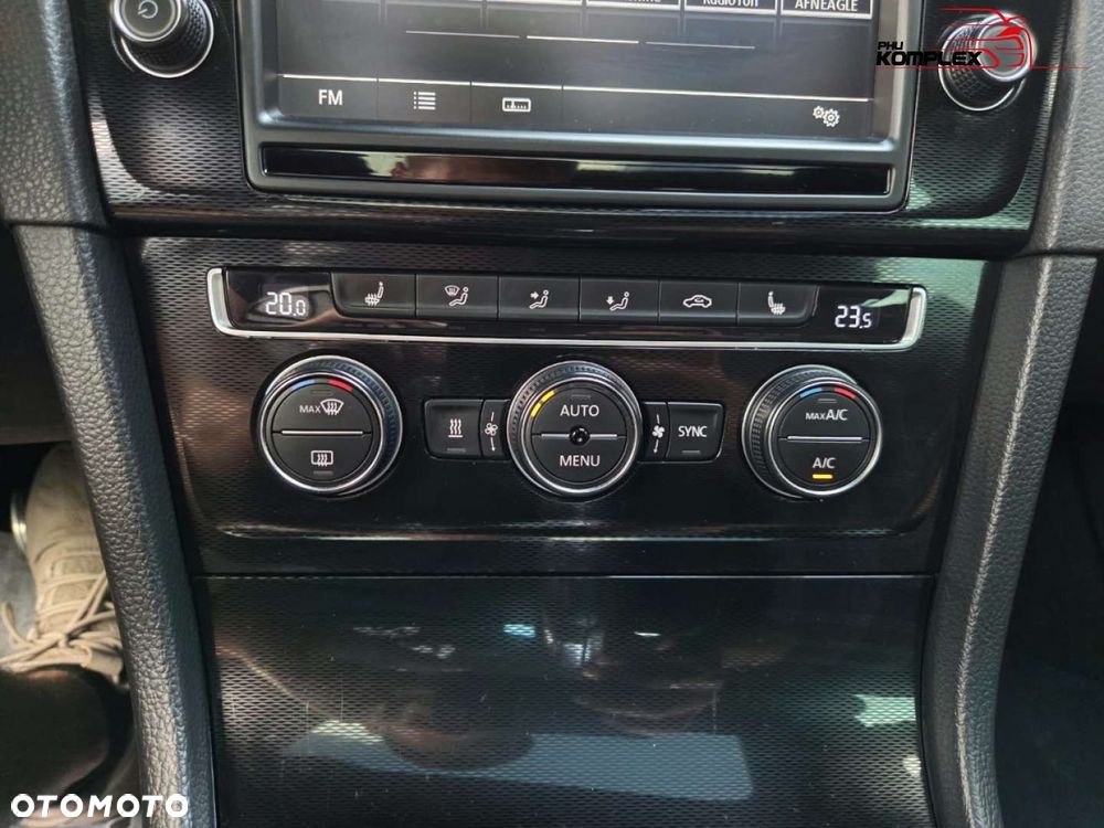 Volkswagen Golf - 16