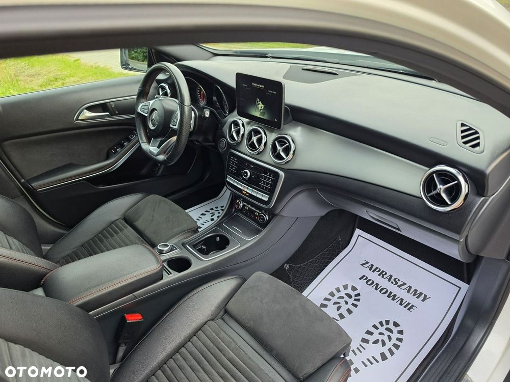 Mercedes-Benz GLA 220 4-Matic AMG Line - 18