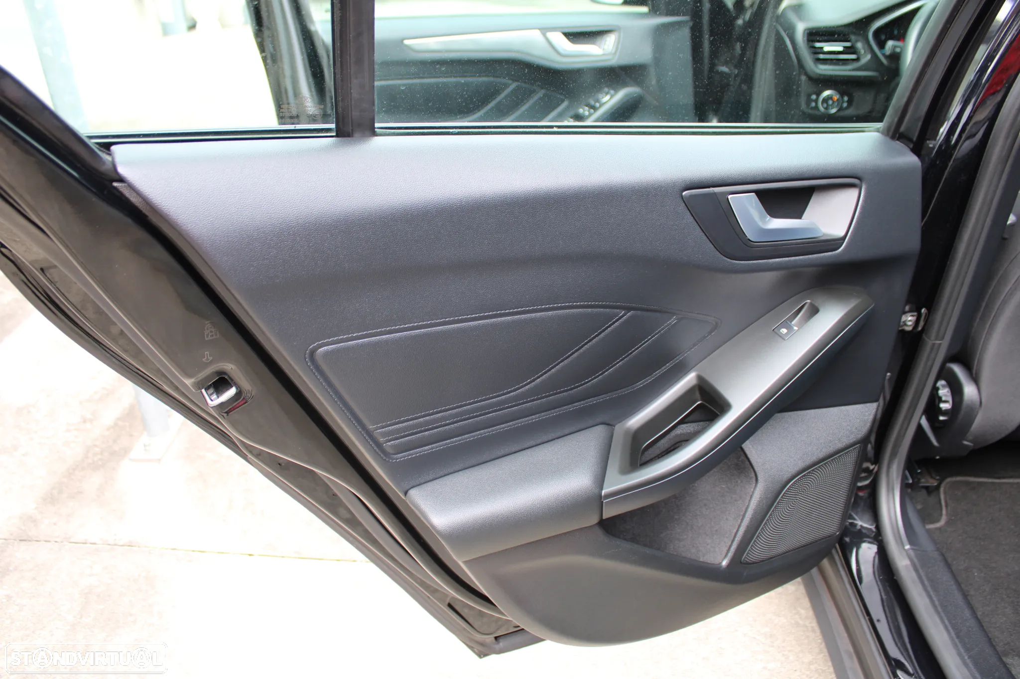 Ford Focus 1.5 TDCi EcoBlue Business Aut. - 42