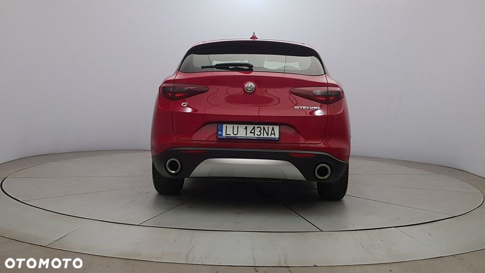 Alfa Romeo Stelvio - 5