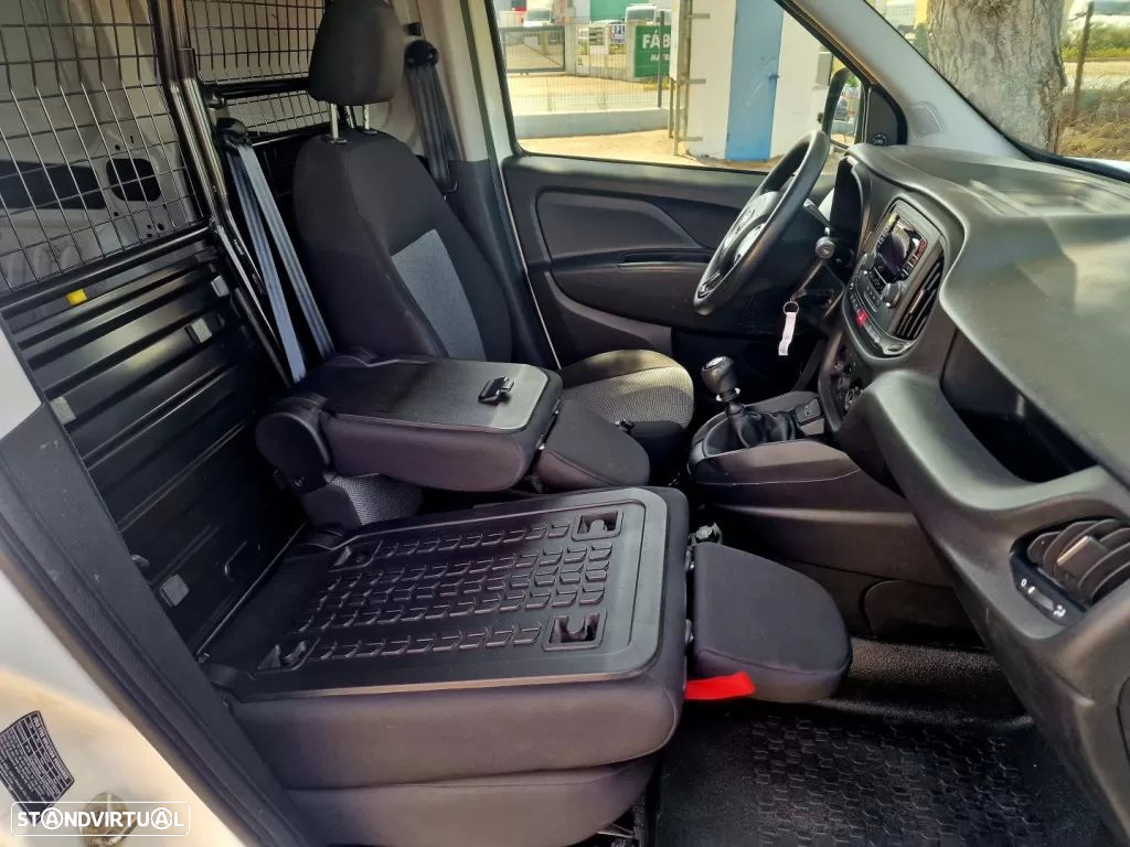 Fiat Doblo Cargo 1.6 Multijet-IVA Dedutível-AC - 24