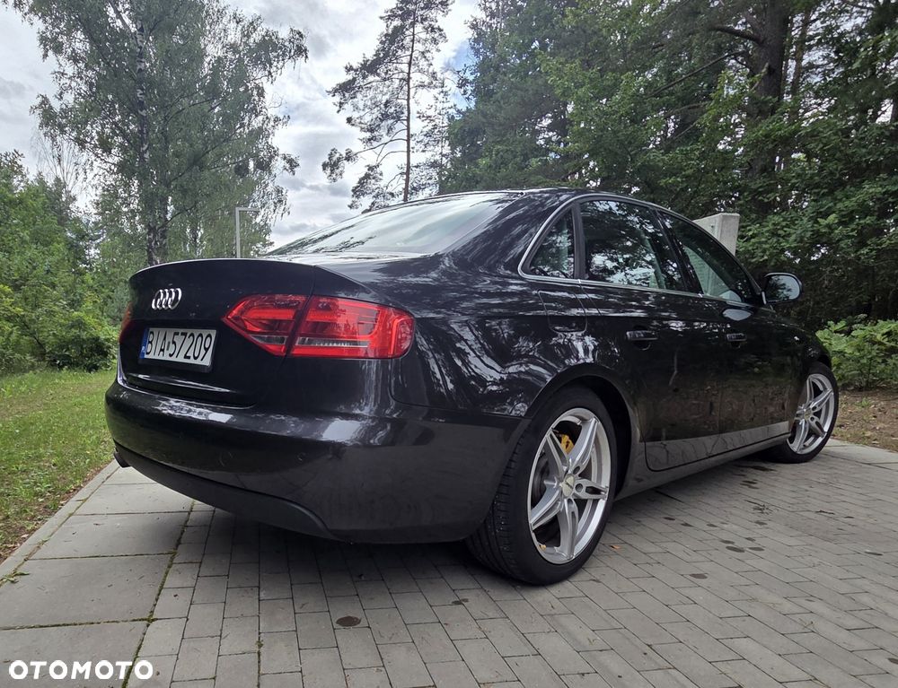 Audi A4 Limousine - 5