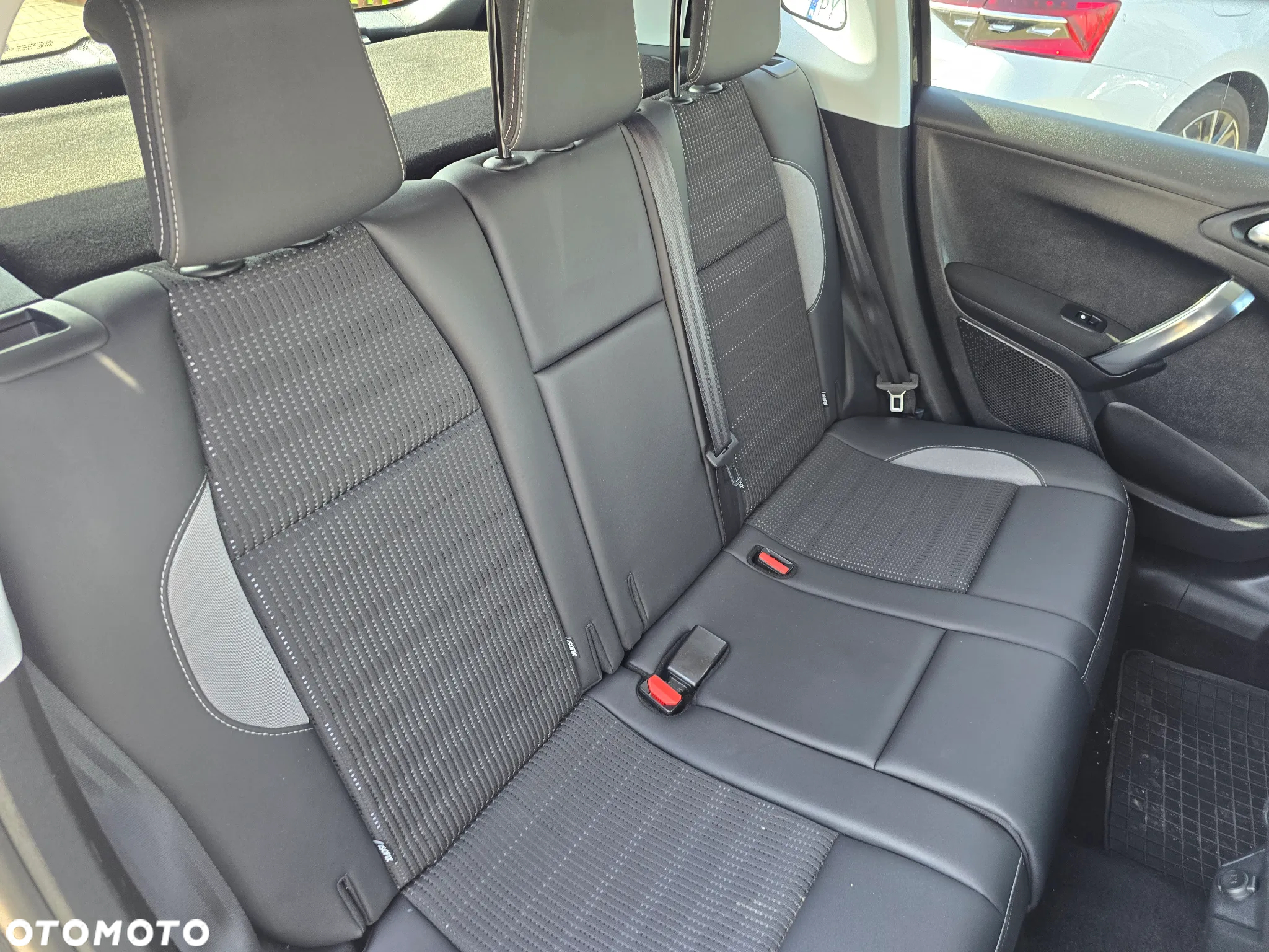 Peugeot 2008 - 14