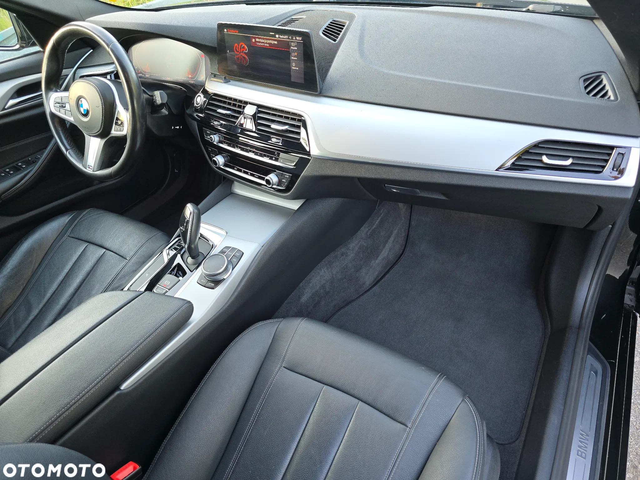 BMW Seria 5 520d Touring M Sport Edition - 13