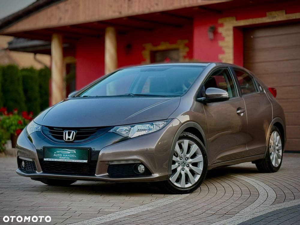 Honda Civic 1.8 i-VTEC Comfort 40 Jahre Edition - 1