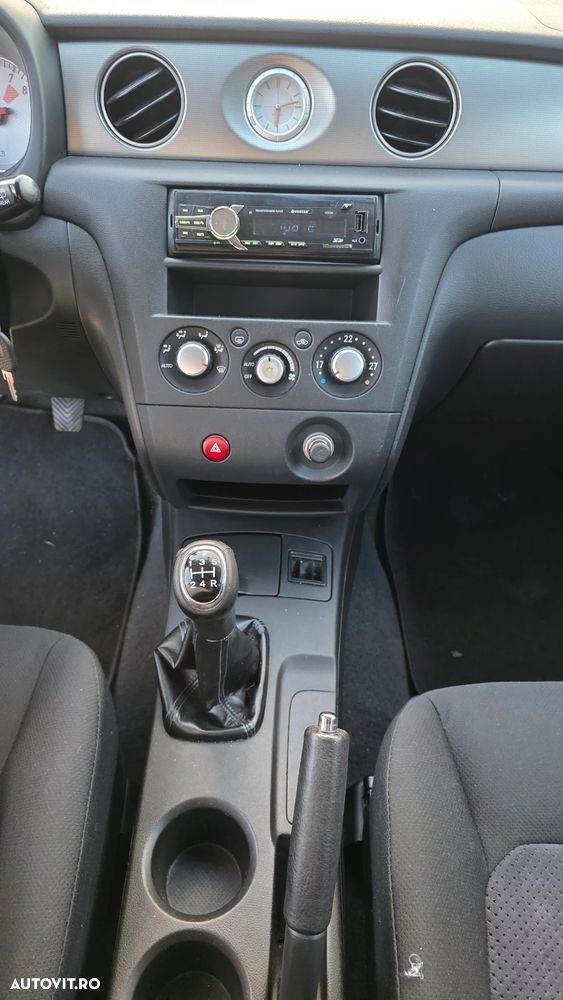 Mitsubishi Outlander - 16