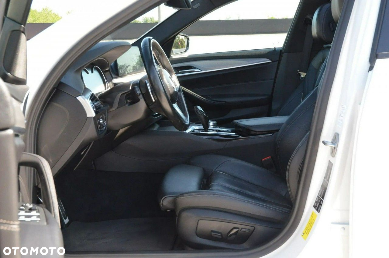 BMW Seria 5 530i xDrive GPF M Sport sport - 29
