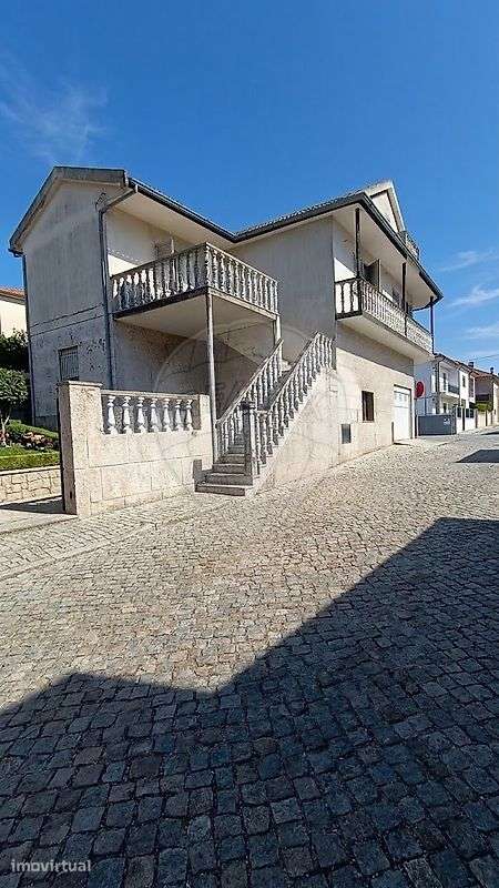 Moradia T6 para venda - Grande imagem: 2/17