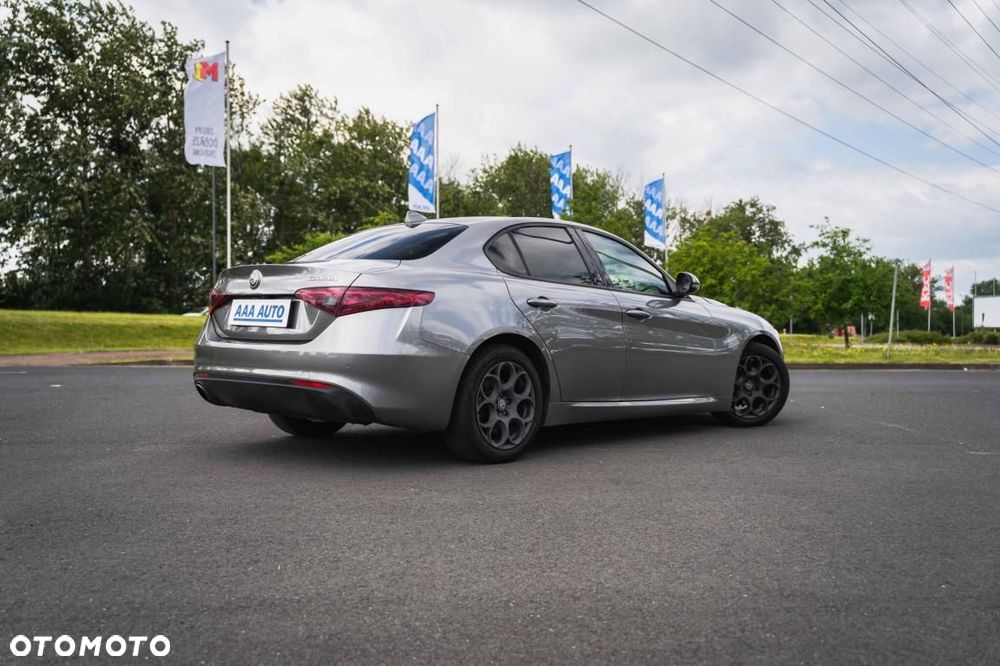 Alfa Romeo Giulia - 6