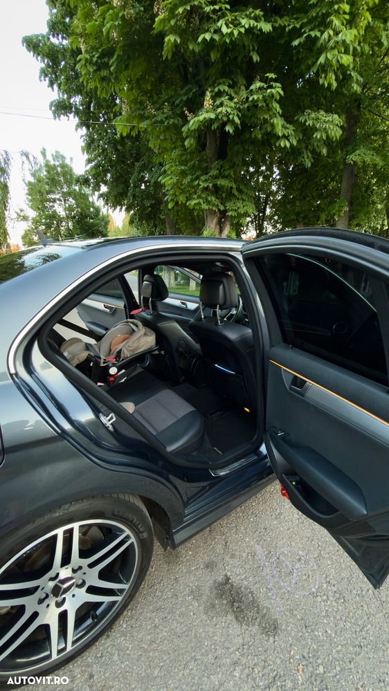 Mercedes-Benz C 250 CGI BlueEFFICIENCY - 19