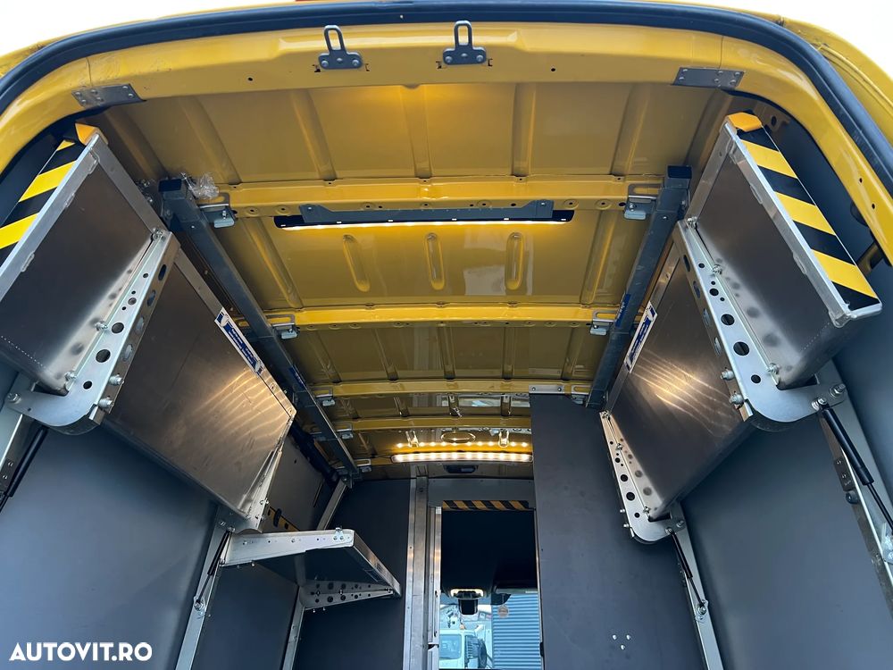 Mercedes-Benz Sprinter - 22