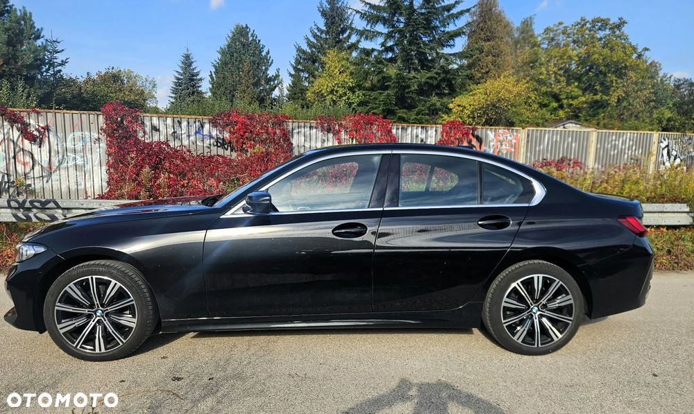 BMW 320I 2022 photo 2