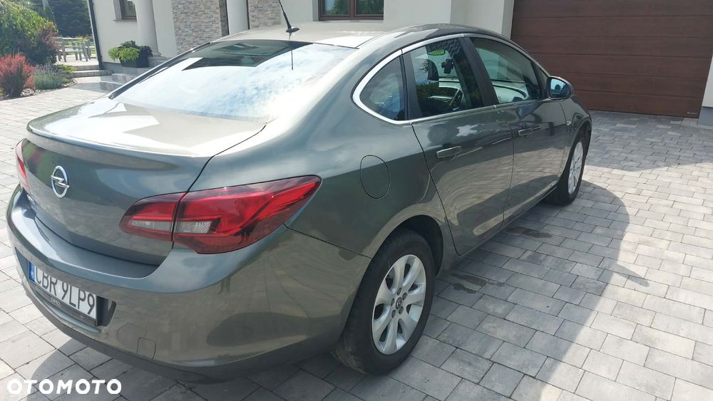 Opel Astra - 4