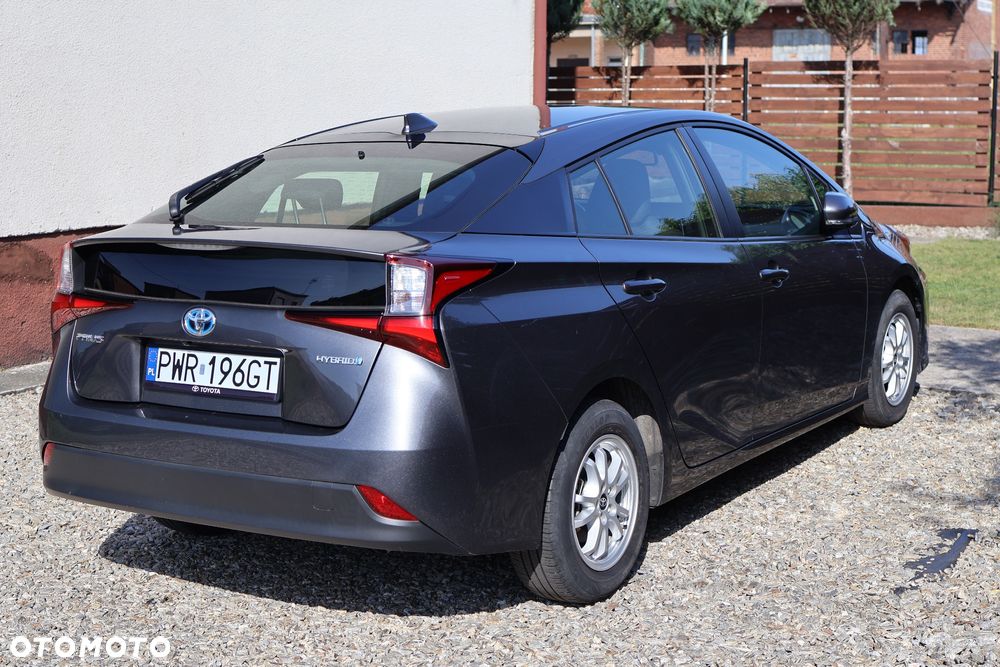 Toyota Prius Hybrid - 3