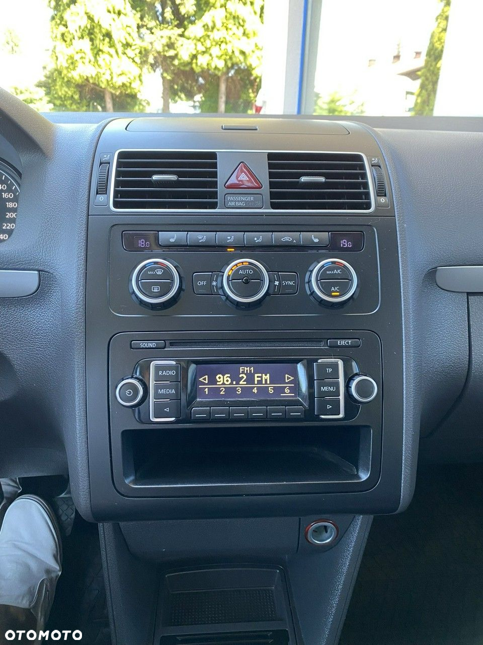 Volkswagen Touran - 21