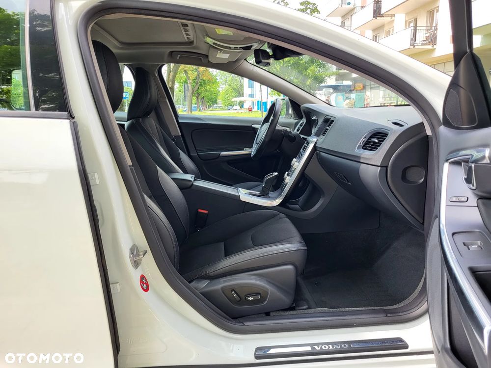 Volvo V60 T5 Geartronic Momentum - 32