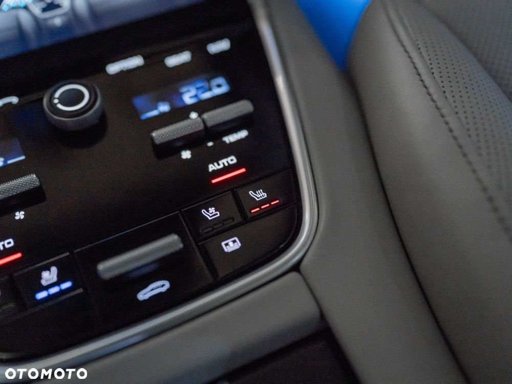 Porsche Panamera - 32