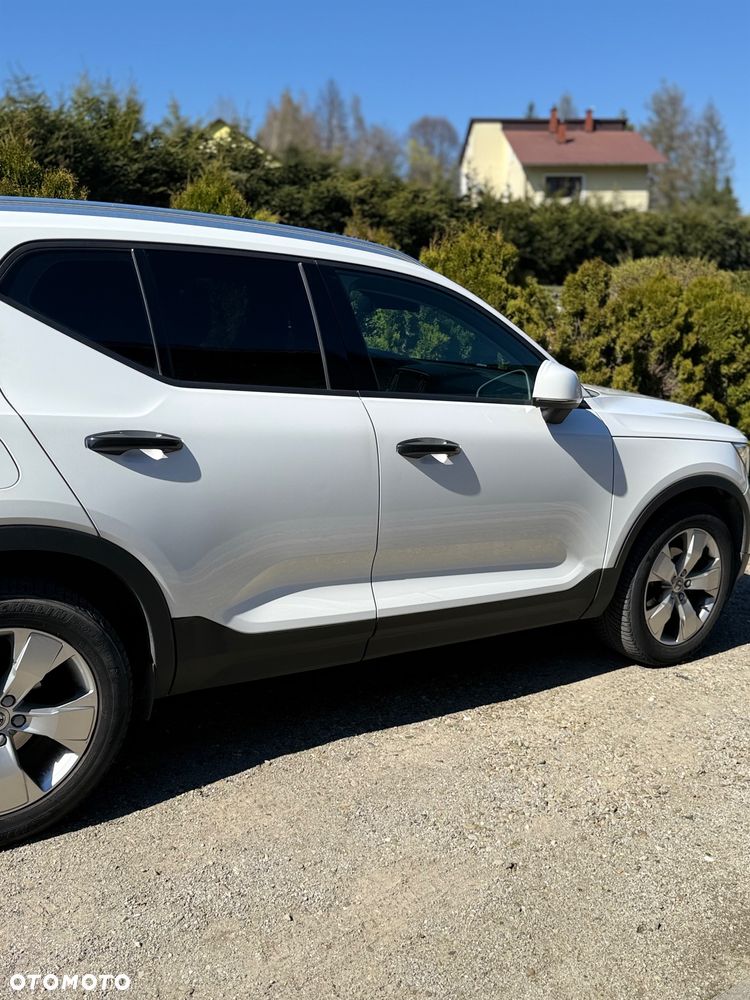 Volvo XC 40 T3 Momentum Pro - 4