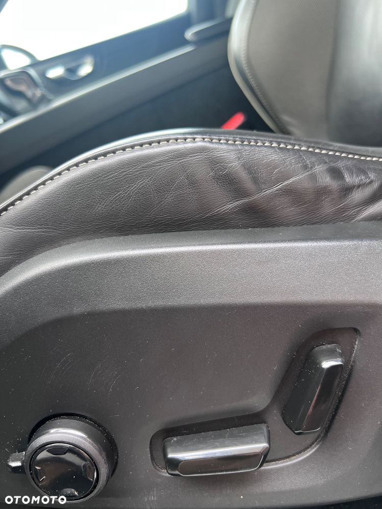 Volvo XC 60 D4 R-Design - 10