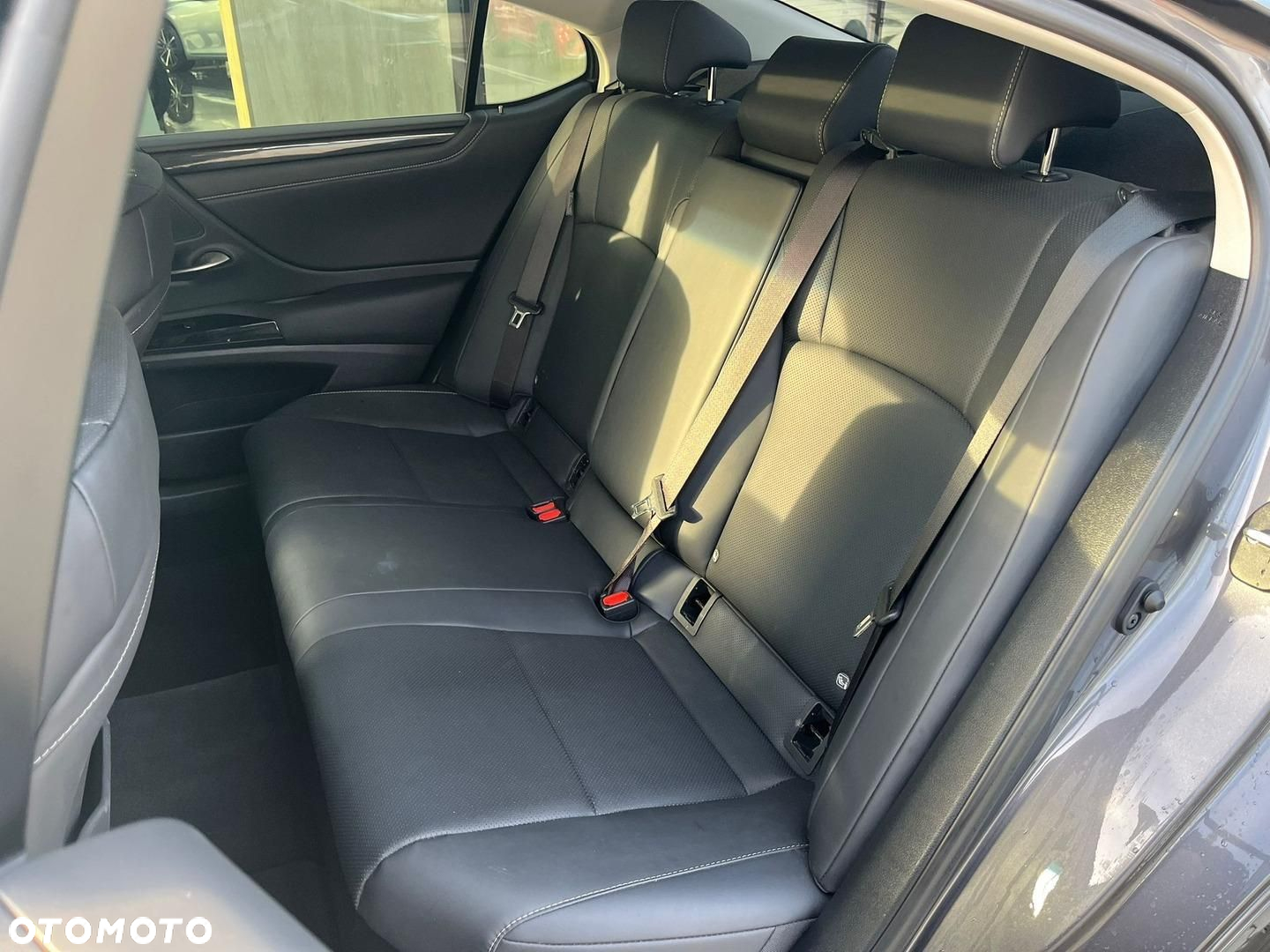 Lexus ES - 8