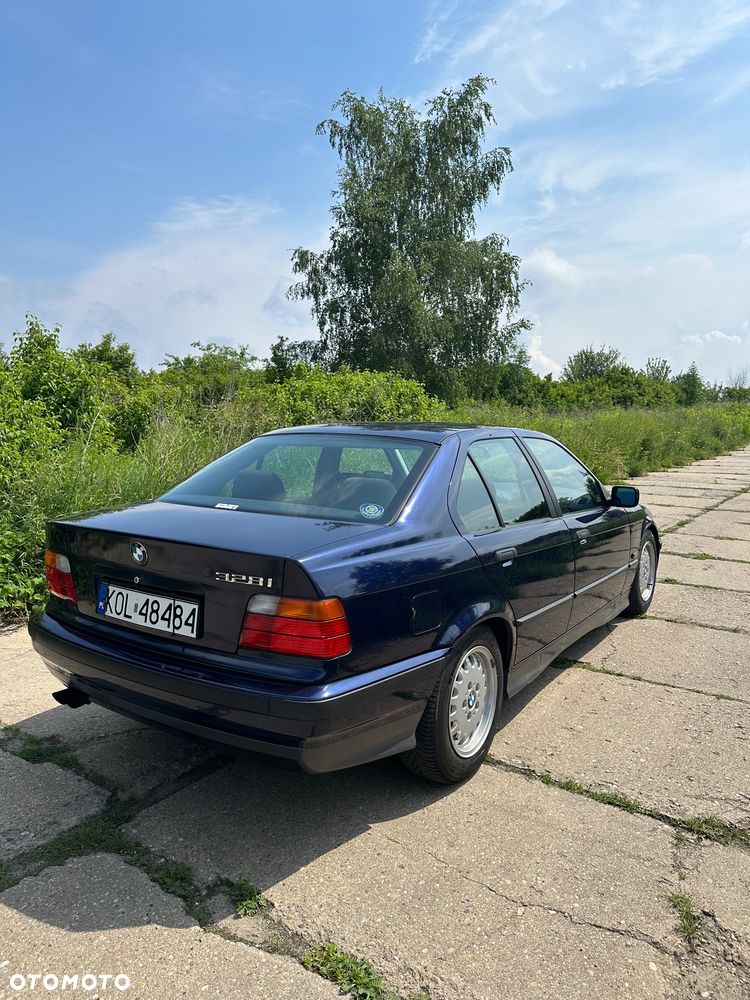 BMW Seria 3 328i - 3