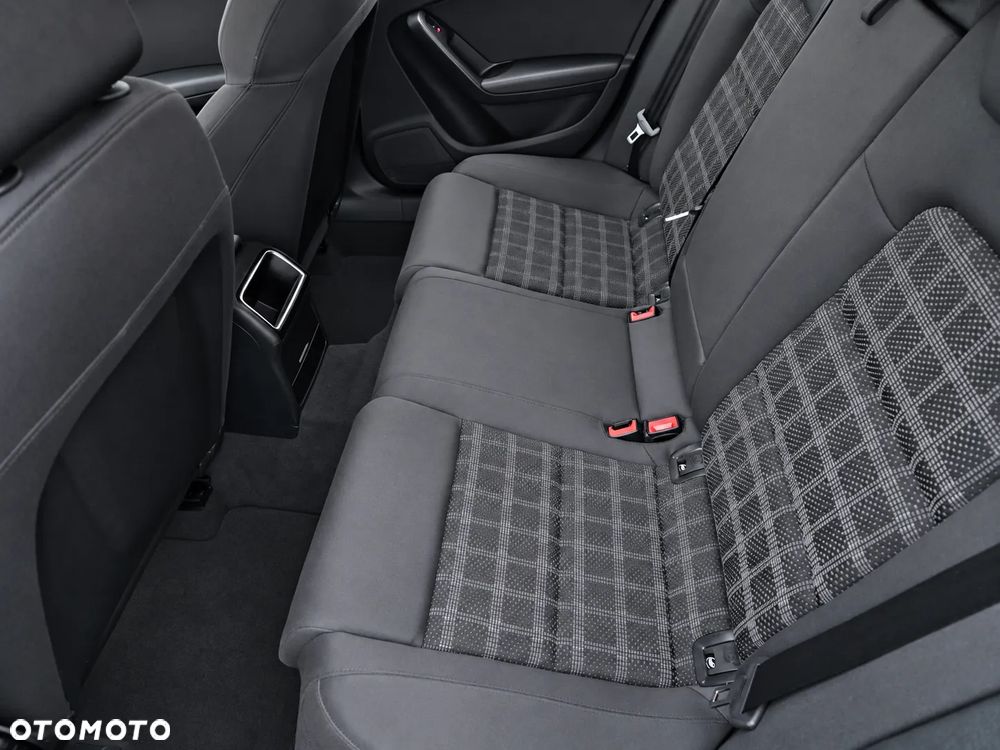 Audi A4 Avant 2.0 TFSI Attraction - 16