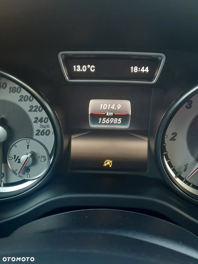 Mercedes-Benz GLA 180 (CDI) d Urban - 12