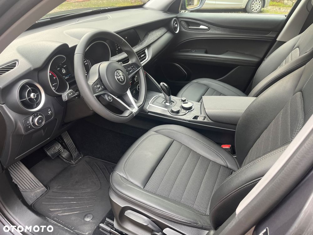 Alfa Romeo Stelvio 2.0 Turbo Sprint Q4 - 12