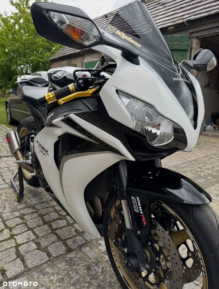 Honda CBR - 3