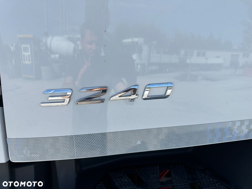 Mercedes-Benz AROSC 3240 - 17
