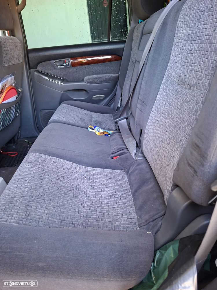 Toyota Land Cruiser Prado - 16