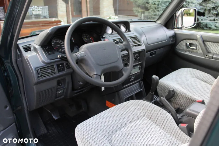 Mitsubishi Pajero 2.8 TD GLS - 10