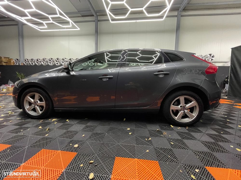 Volvo V40 1.6 D2 Momentum Eco - 14