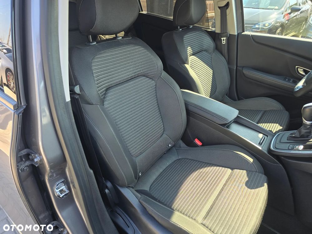Renault Grand Scenic - 17