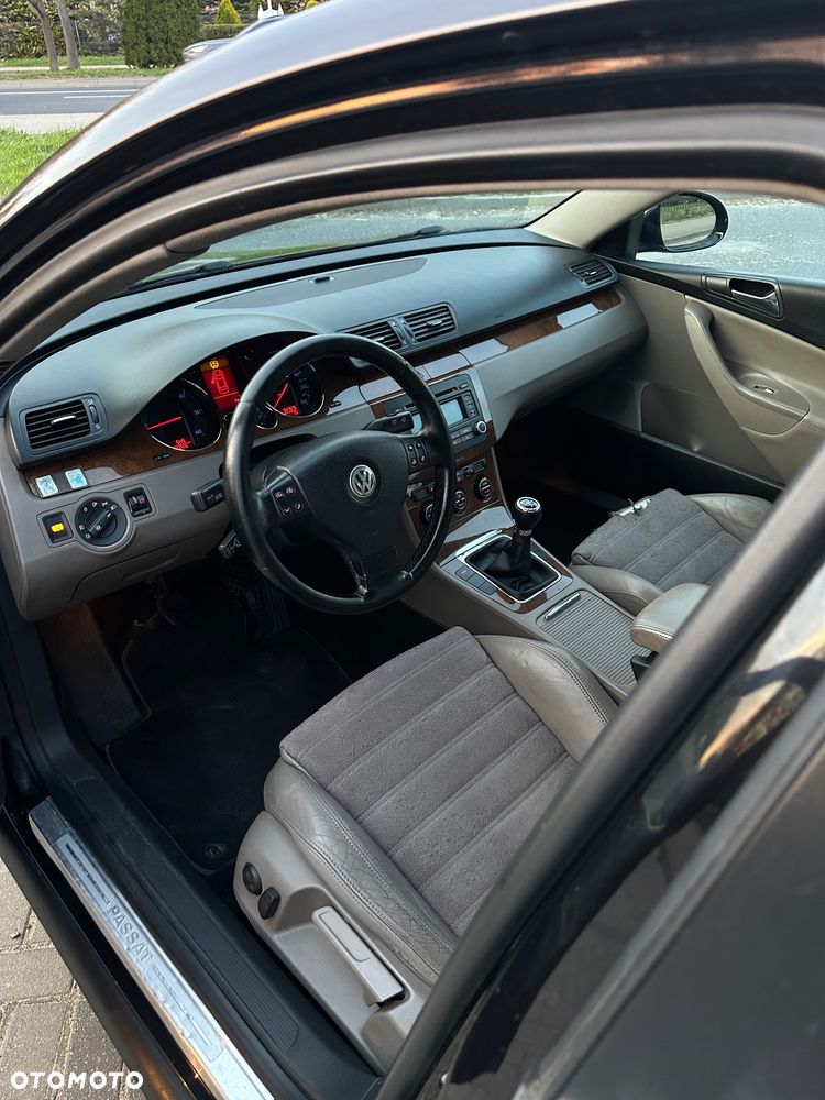 Volkswagen Passat 2.0 TDI Comfortline - 15