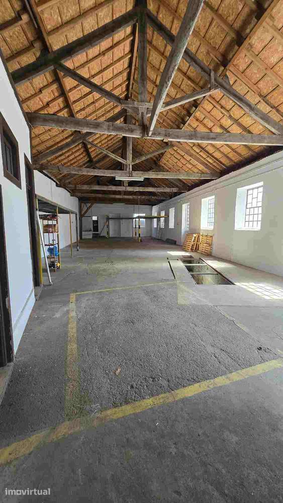Espaço Amplo com 270 m² em Mozelos – Zona Central e Fáceis Acessos - Grande imagem: 4/6