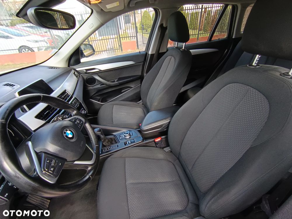 BMW X1 sDrive16d - 10