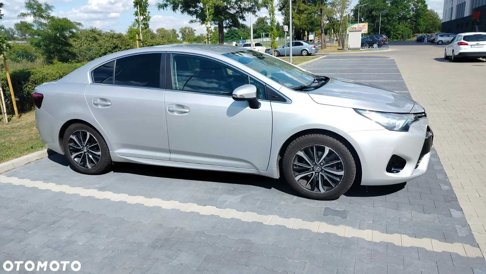 Toyota Avensis 1.8 Premium - 2