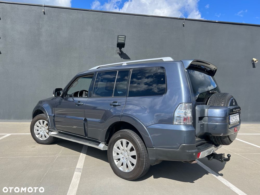 Mitsubishi Pajero - 9