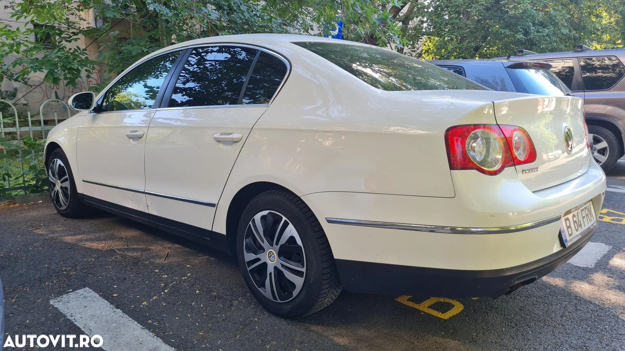 Volkswagen Passat 2.0TDI Highline DPF DSG - 1