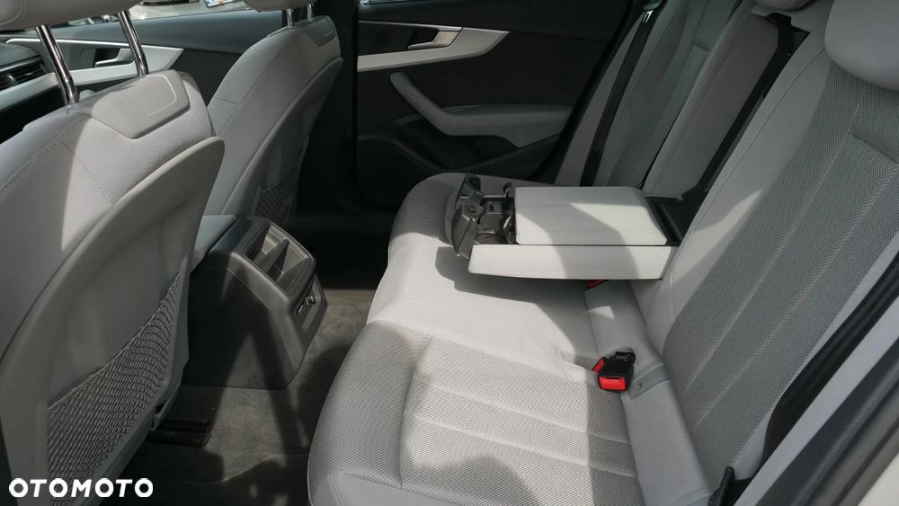 Audi A4 Avant 40 TDI S tronic S line - 20