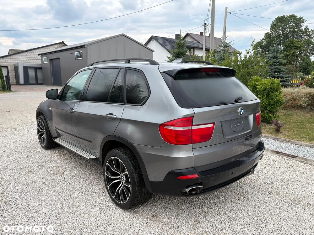 BMW X5 4.8i xDrive - 1