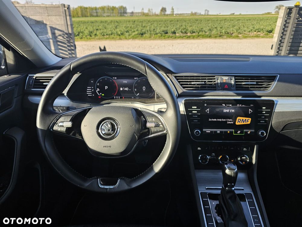 Skoda Superb 2.0 TDI SCR Ambition DSG - 9