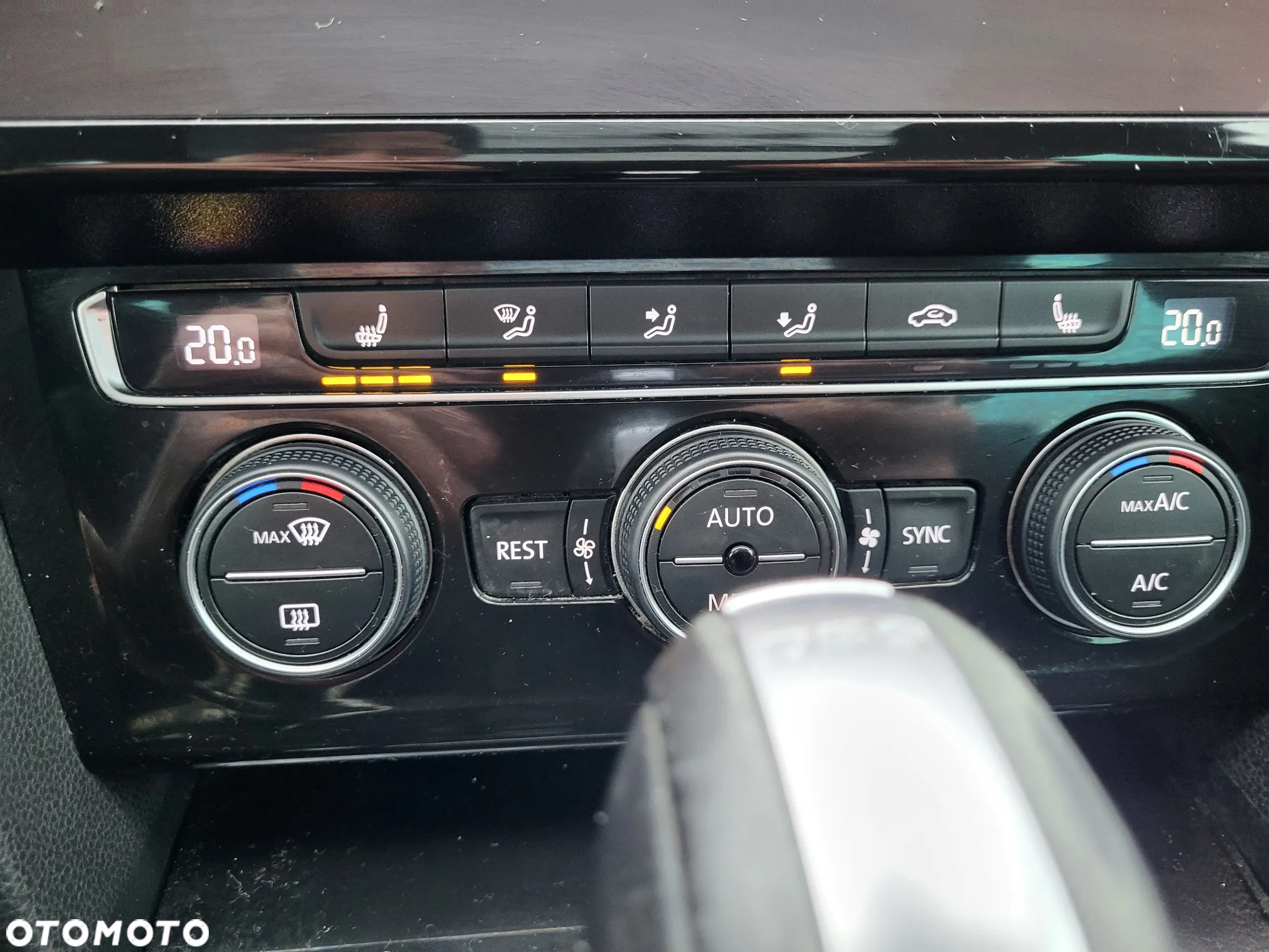 Volkswagen Passat - 20