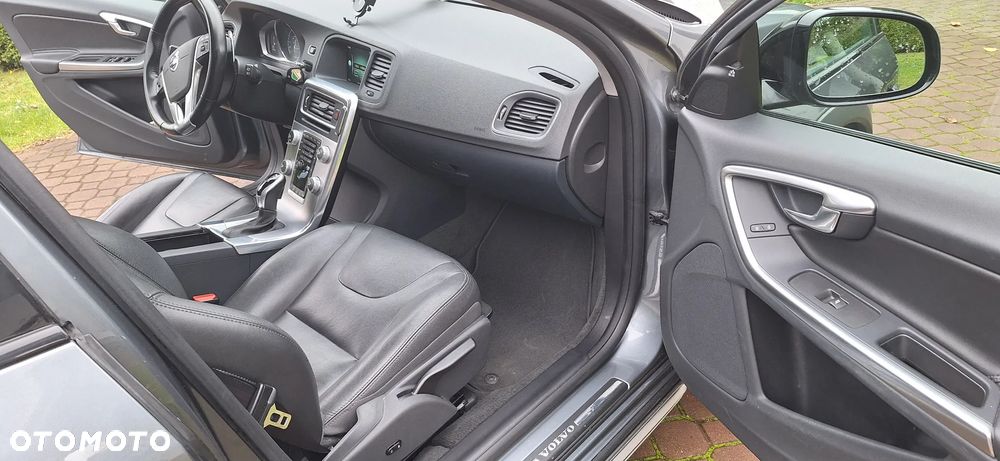 Volvo V60 Cross Country D3 Drive-E Summum - 20