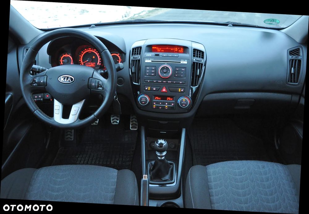 Kia Ceed 1.6 L Euro2012 - 17