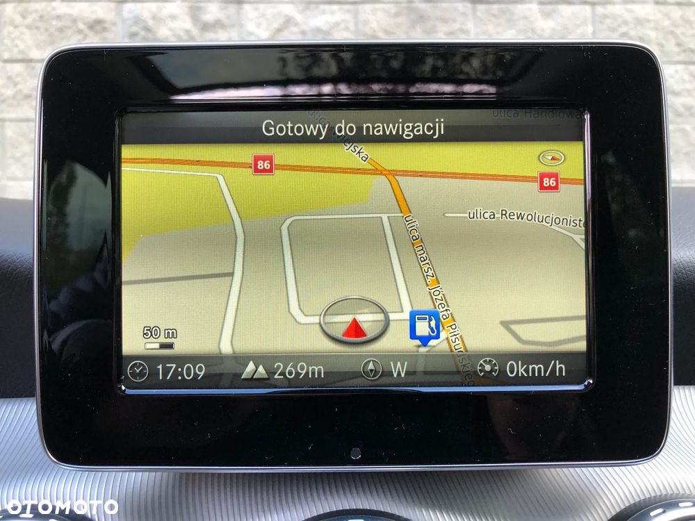 Mercedes-Benz GLA 200 Activity Edition - 16